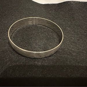 Womens sterling silver bangle